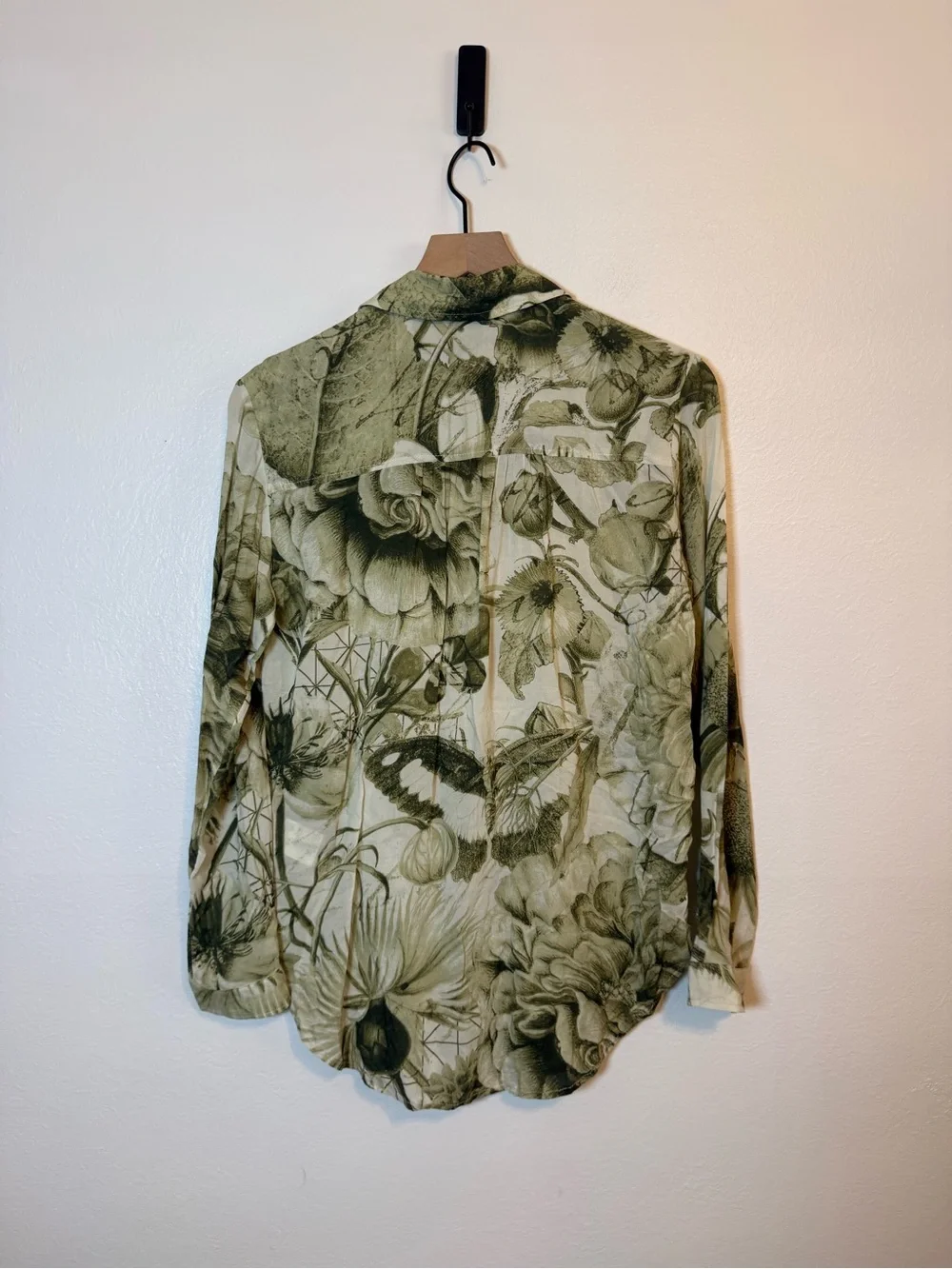 Anthropologie The‎ Romy Relaxed Buttondown Shirt by Pilcro: Manel Villalonga